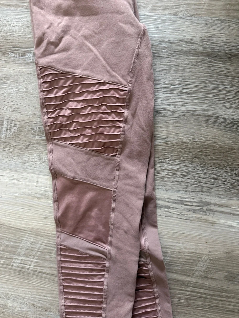 ALO Yoga Ribbed Panel Leggings in Dusty Rose